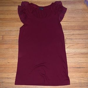 Theory tee with puffy detailed sleeves